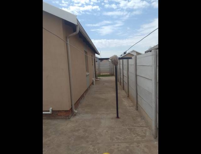 3 BEDROOM HOUSE FOR SALE IN SKY CITY